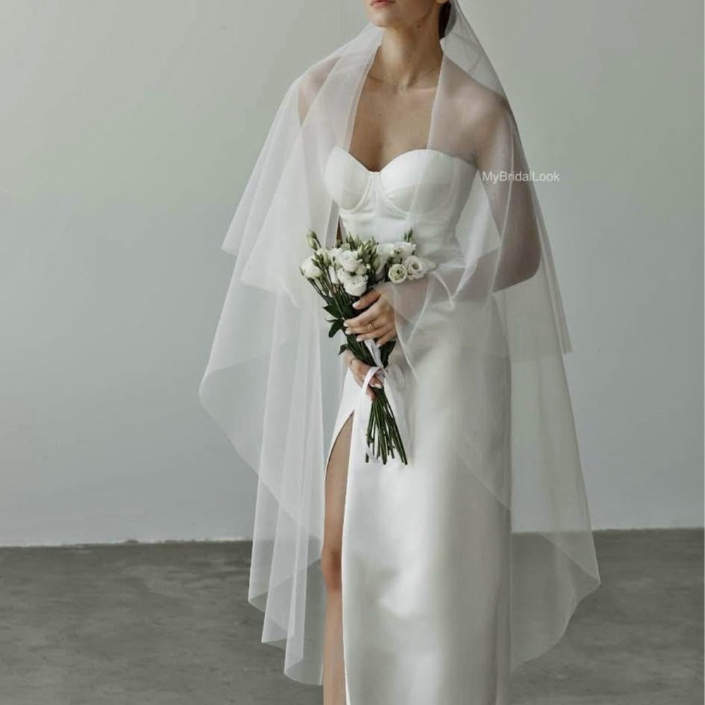 Soft Light Ivory Tulle Waltz Veil w/Blusher